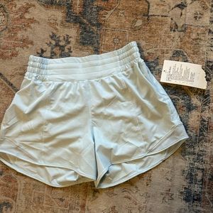 Lululemon Hotty Hot HR shorts 4” STILL WITH TAGS